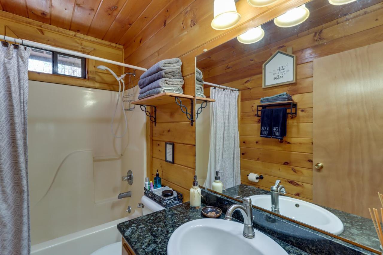 Blue Ridge Cozy Cabin In The Woods With Hot Tub! 外观 照片
